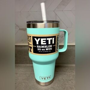 YETI 35 oz Rambler Mug with Straw Lid--NEW!